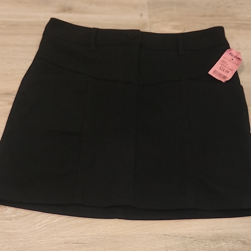 House Of Harlow | Stylish Black Ribbed Super Soft Zippered Mini Skirt